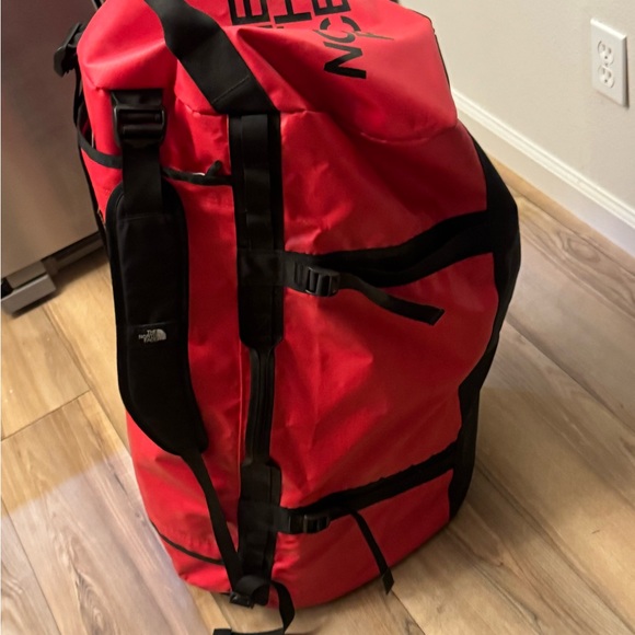 The North Face XXL Red Base Camp Duffel Backpack 150L - Picture 5 of 10